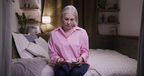 有关信, 信封, 坐的免费素材视频