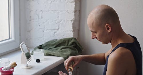 有关人, 保湿, 刮的免费素材视频