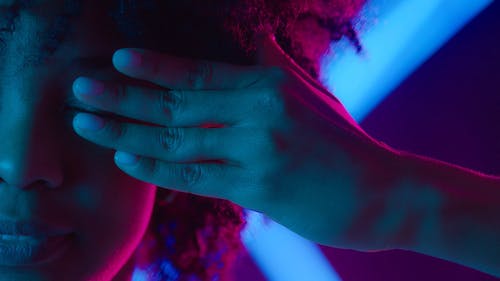 有关半张脸, 女孩, 封面的免费素材视频