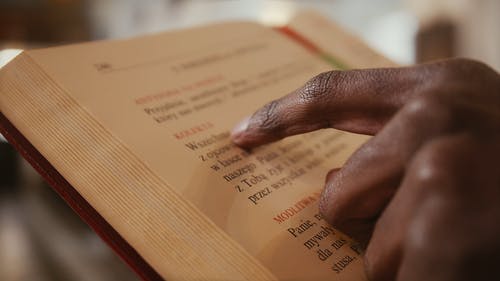 有关人, 信仰, 圣书的免费素材视频