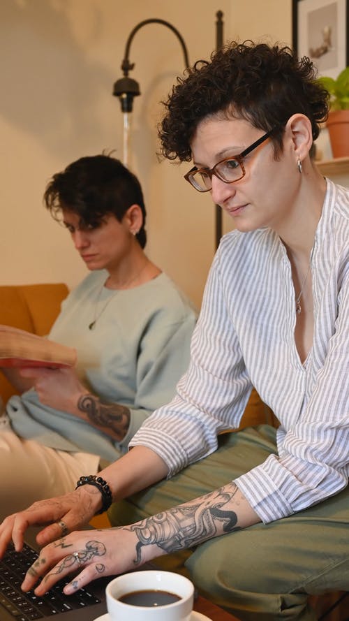 有关互联网, 刺青, 咖啡的免费素材视频