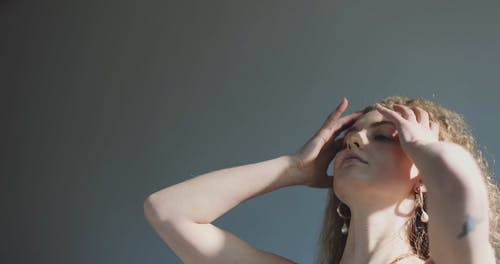 有关不情绪化, 中等特写, 修理的免费素材视频