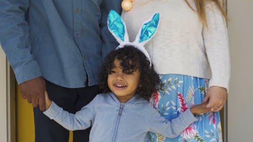 有关儿童, 兔子, 可爱的免费素材视频