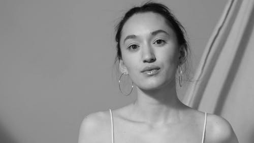 有关光鲜亮丽, 咖啡色头发的女人, 女人的免费素材视频