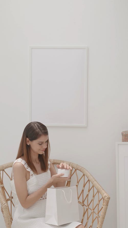 有关单人沙发, 圆形, 坐的免费素材视频