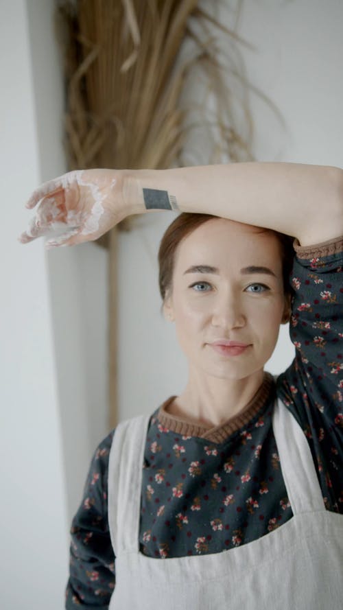 有关举起手臂, 刺青, 垂直视频的免费素材视频