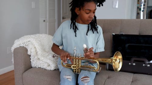 有关＃室内, 坐, 女孩的免费素材视频