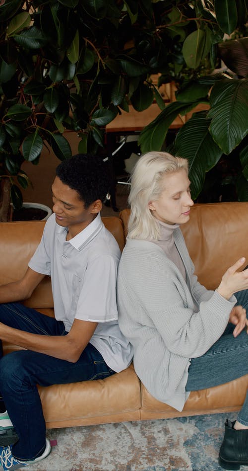 有关一对, 人, 倚的免费素材视频