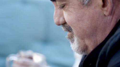 有关人, 侧面图, 吃的免费素材视频