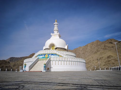 有关shanti stupa, 丘陵, 佛寺的免费素材视频