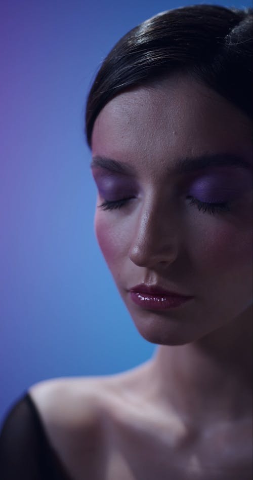 有关人, 化妆, 垂直视频的免费素材视频