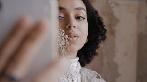 有关女人, 微笑, 手机的免费素材视频