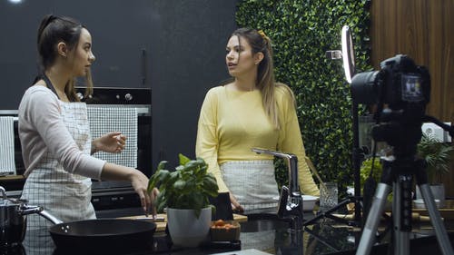 有关vlog, 切片, 围裙的免费素材视频