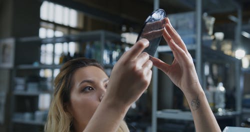 有关圆形, 女人, 室内的免费素材视频