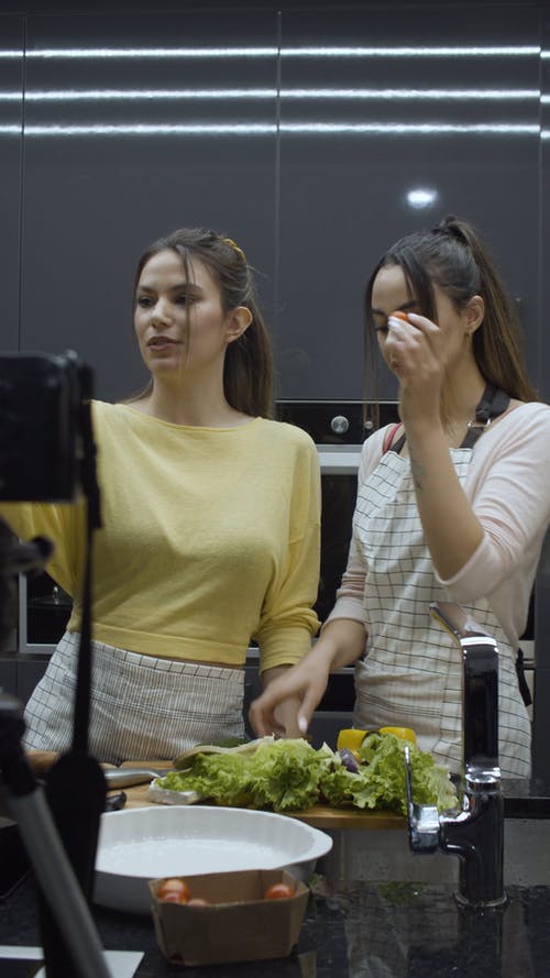有关垂直视频, 女孩, 射击的免费素材视频