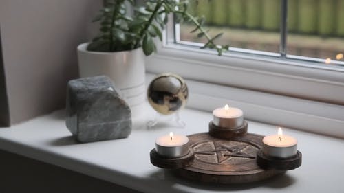 有关固定镜头, 在家, 在窗户旁边的免费素材视频