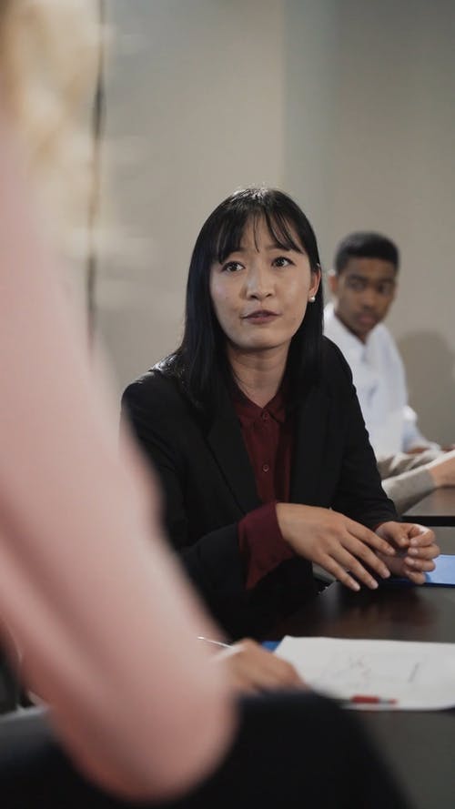 有关刘海, 垂直视频, 女人的免费素材视频