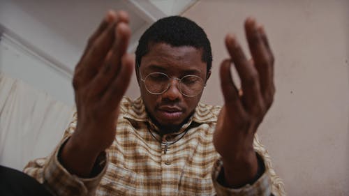 有关人, 崇拜, 手的免费素材视频