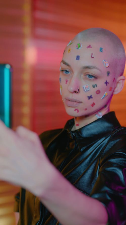 有关垂直视频, 女人, 拍照的免费素材视频