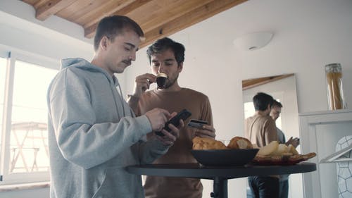 有关一对, 付款, 便利的免费素材视频