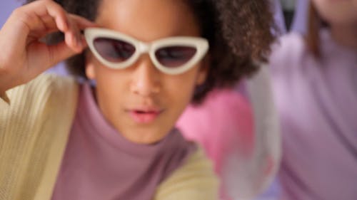有关墨镜, 孩子, 幸福的免费素材视频