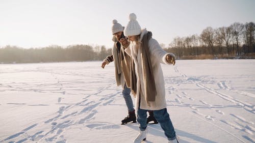 有关一对, 一起, 下雪的的免费素材视频