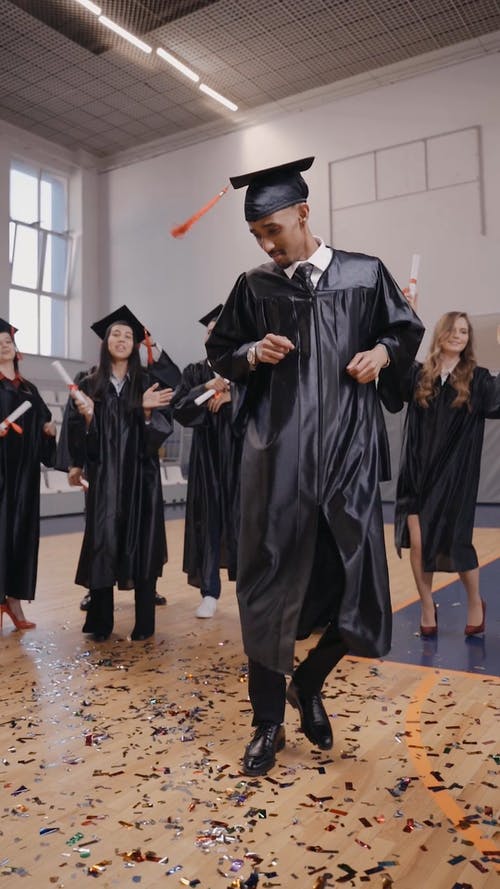 有关仪式, 垂直视频, 大学的免费素材视频