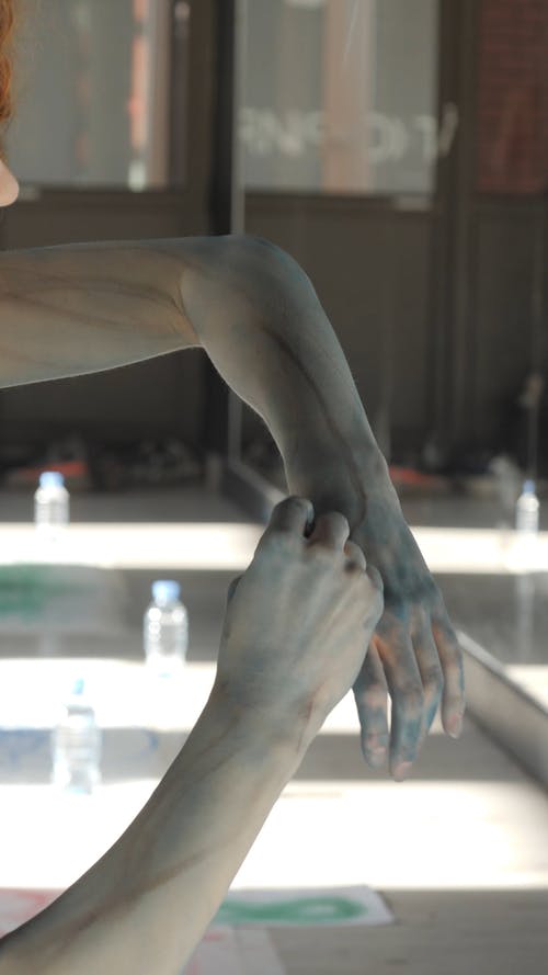 有关后背, 垂直视频, 女人的免费素材视频