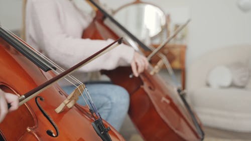 有关坐, 执行, 握住的免费素材视频