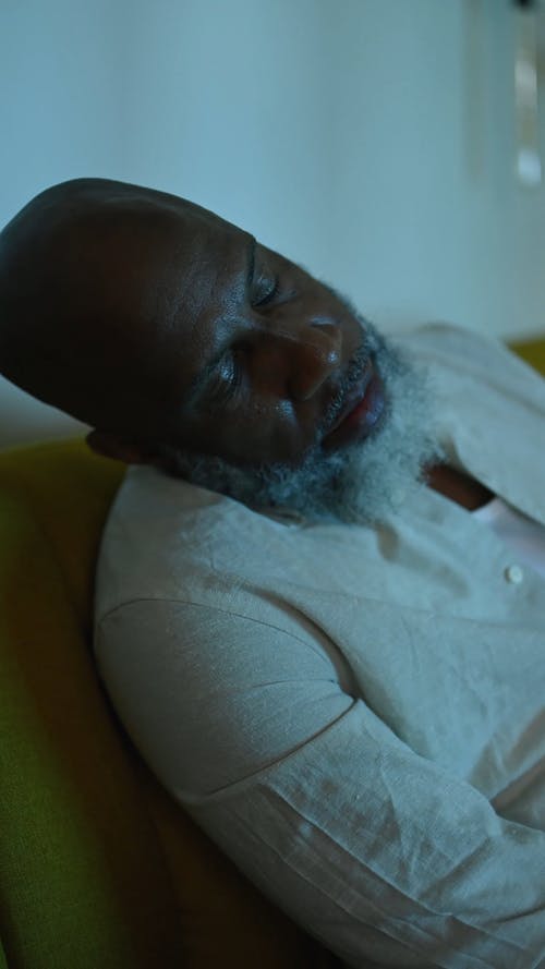 有关休息, 在家, 坐的免费素材视频