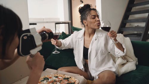 有关在家, 女性, 室内的免费素材视频