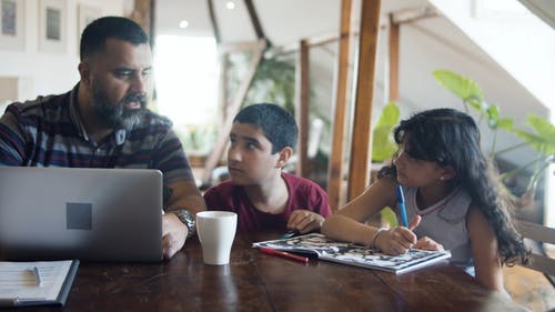 有关3C用品, 人, 儿子的免费素材视频