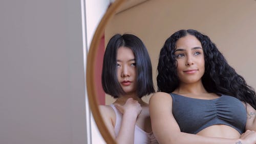 有关内衣, 嘴唇, 女性的免费素材视频