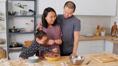 有关亚洲家庭, 可爱的, 在家的免费素材视频