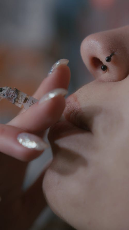 有关不良, 垂直视频, 女人的免费素材视频