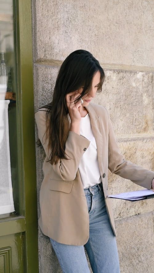 有关@户外, 垂直视频, 墙背景的免费素材视频