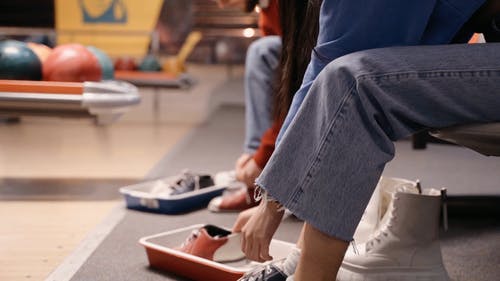 有关保龄球, 尺, 女人的免费素材视频