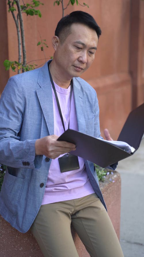 有关人, 垂直视频, 报告的免费素材视频