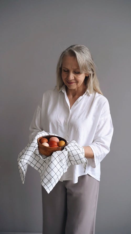 有关垂直视频, 复活节, 握住的免费素材视频