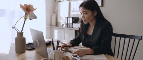 有关上网, 互联网, 作文的免费素材视频