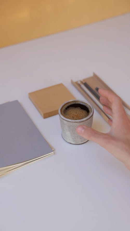 有关一杯咖啡, 咖啡, 垂直视频的免费素材视频