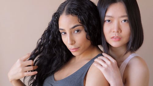 有关一起, 女性, 抚摸头发的免费素材视频