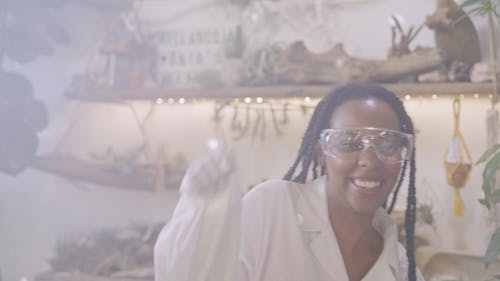 有关中等特写, 保护眼睛, 女人的免费素材视频