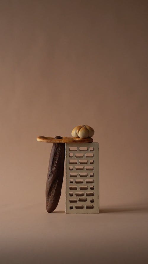 有关圆发髻, 垂直视频, 室内的免费素材视频