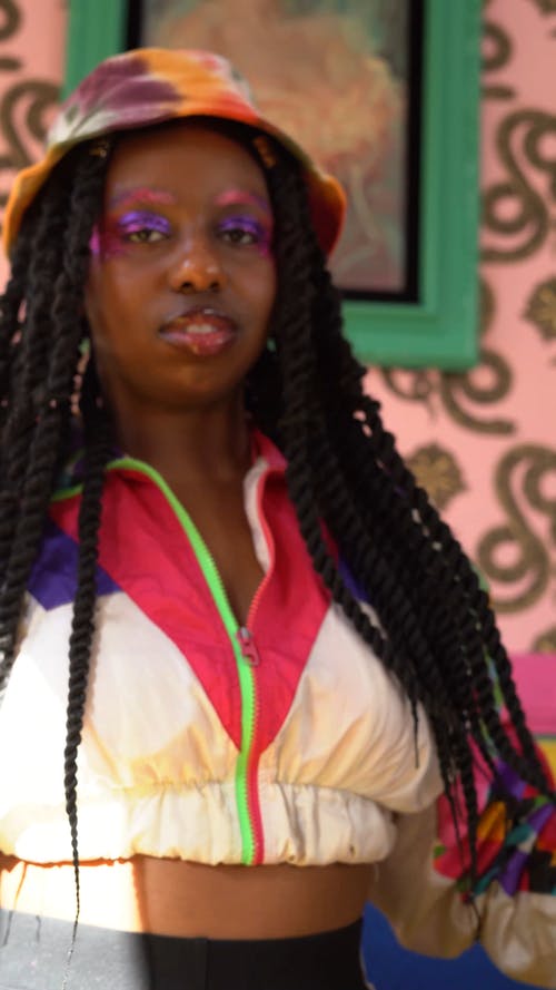 有关垂直视频, 微笑, 快乐的免费素材视频