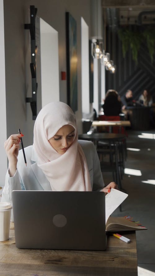 有关一次性杯子, 伊斯兰教, 分配的免费素材视频