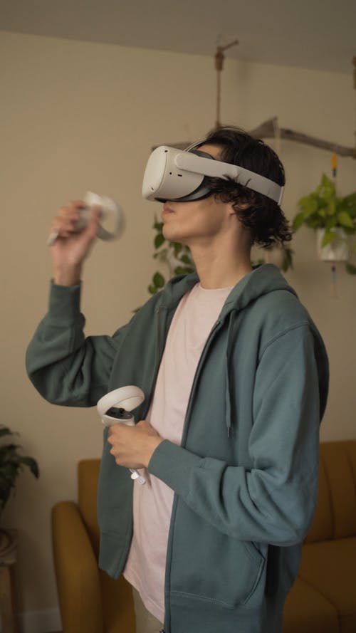 有关vr游戏杆, vr耳机, 人的免费素材视频