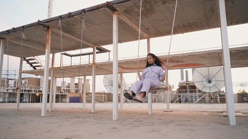 有关女人, 女性, 屋顶的免费素材视频