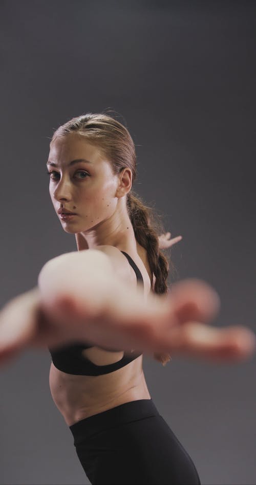 有关主动穿着, 伸展, 垂直视频的免费素材视频