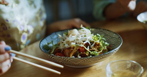 有关刺青, 吃, 手的免费素材视频